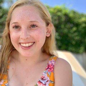 Meet your Posher, Carly